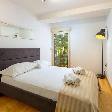 Luxe Stylish Duplex In Centre