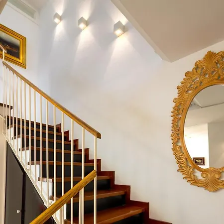 Luxe Stylish Duplex In Centre Appartement