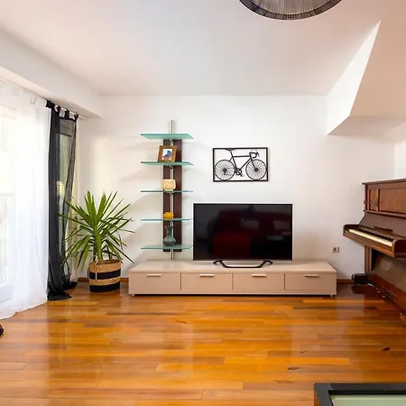 Luxe Stylish Duplex In Centre スプリト